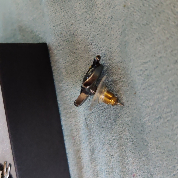 🎃Kate Spade Black Cat stud earrings - Picture 3 of 3